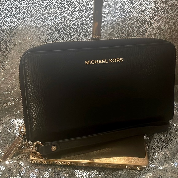 Accessories - * Michael Kors NWOT Wallet